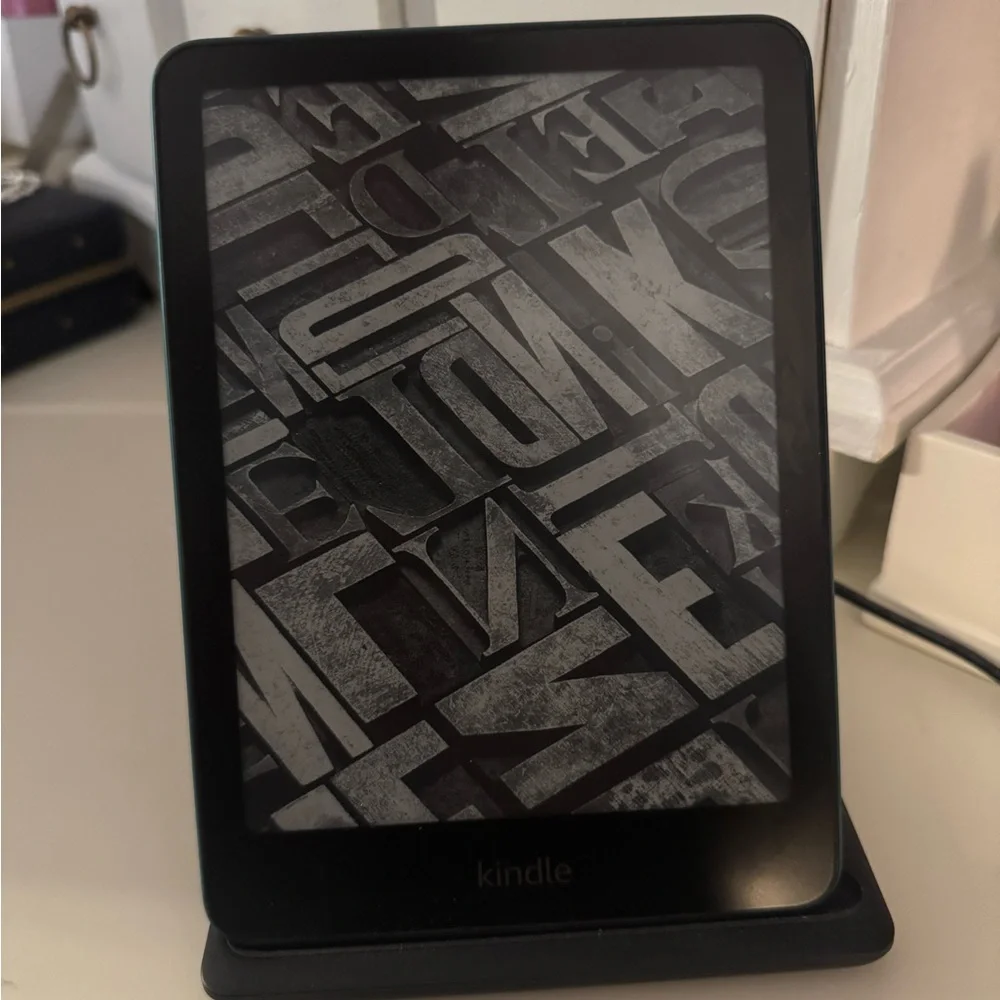 Black E-Reader